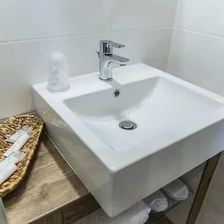 לינה וארוחת בוקר Ameli *